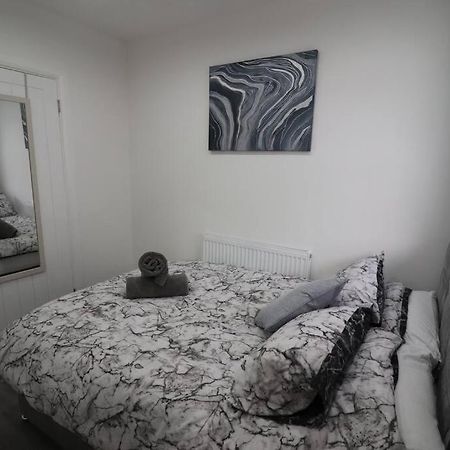 Cosy Two Bedroom First Floor Apartment Birmingham Dış mekan fotoğraf
