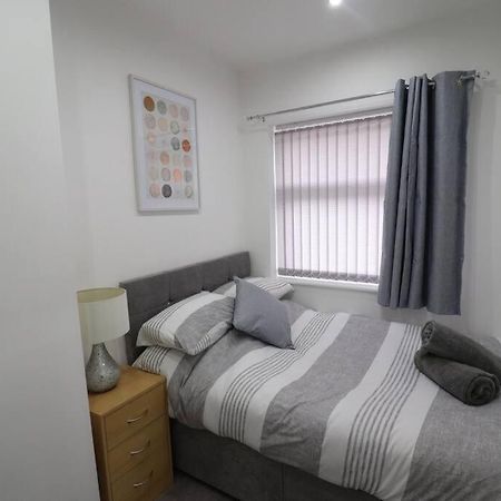 Cosy Two Bedroom First Floor Apartment Birmingham Dış mekan fotoğraf