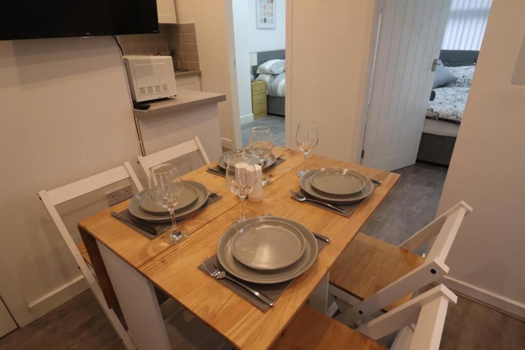 Cosy Two Bedroom First Floor Apartment Birmingham Dış mekan fotoğraf