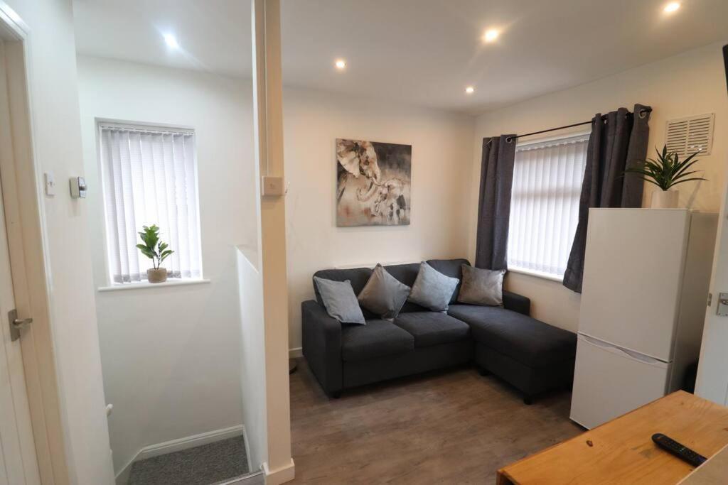 Cosy Two Bedroom First Floor Apartment Birmingham Dış mekan fotoğraf