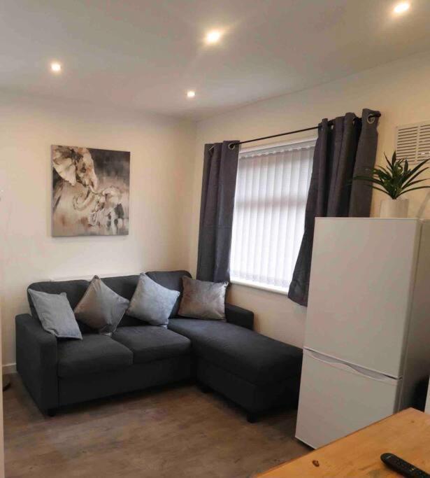 Cosy Two Bedroom First Floor Apartment Birmingham Dış mekan fotoğraf